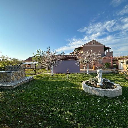 Telis Apartments Two Roda  Exterior photo